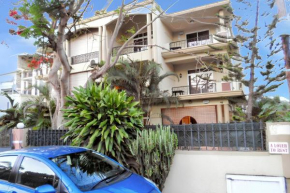 Cozy studio in Trou-aux-Biches 35 m² with lovely garden balcony